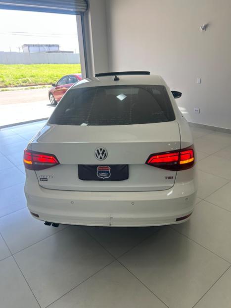 VOLKSWAGEN Jetta 1.4 4P 250 TSI TURBO COMFORTLINE AUTOMÁTICO, Foto 5