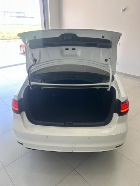 VOLKSWAGEN Jetta 1.4 4P 250 TSI TURBO COMFORTLINE AUTOMÁTICO, Foto 6