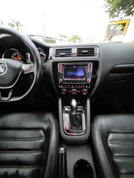 VOLKSWAGEN Jetta 2.0 4P TSI HIGHLINE 211 CV AUTOM�TICO, Foto 5