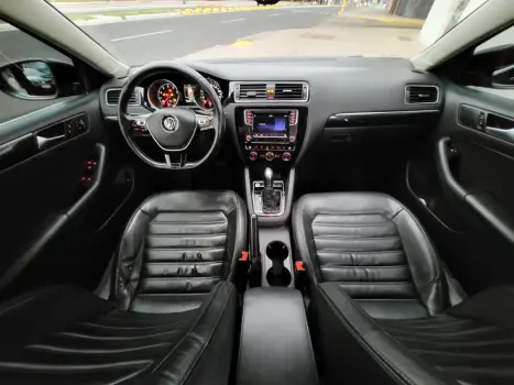 VOLKSWAGEN Jetta 2.0 4P TSI HIGHLINE 211 CV AUTOM�TICO, Foto 6