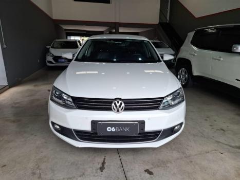 VOLKSWAGEN Jetta 2.0 4P TSI HIGHLINE 200 CV AUTOMÁTICO, Foto 2 VOLKSWAGEN Jetta 2.0 4P TSI HIGHLINE 200 CV AUTOMÁTICO, Foto 2