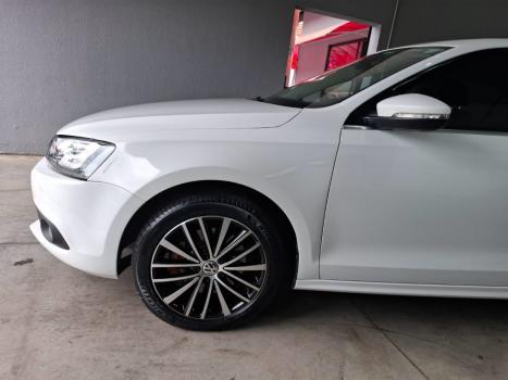 VOLKSWAGEN Jetta 2.0 4P TSI HIGHLINE 200 CV AUTOMÁTICO, Foto 7 VOLKSWAGEN Jetta 2.0 4P TSI HIGHLINE 200 CV AUTOMÁTICO, Foto 7