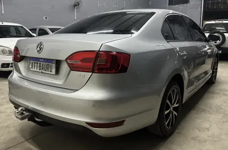 VOLKSWAGEN Jetta 2.0 4P FLEX CONFORTLINE TIPTRONIC AUTOMÁTICO, Foto 4 VOLKSWAGEN Jetta 2.0 4P FLEX CONFORTLINE TIPTRONIC AUTOMÁTICO, Foto 4