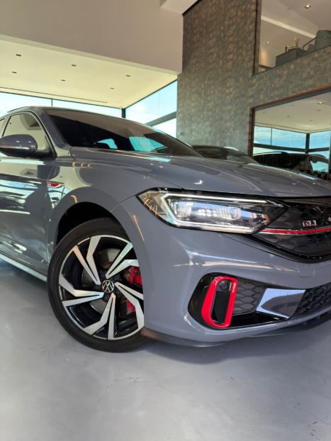 VOLKSWAGEN Jetta 2.0 4P 350 TSI GLI AUTOM�TICO DSG, Foto 2