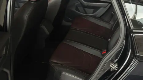 VOLKSWAGEN Jetta 2.0 4P 350 TSI GLI AUTOM�TICO DSG, Foto 21