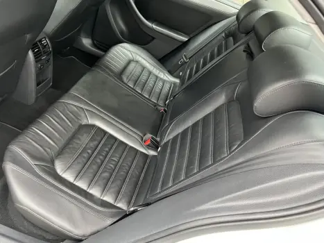 VOLKSWAGEN Jetta 2.0 4P TSI HIGHLINE 211 CV AUTOM�TICO, Foto 9