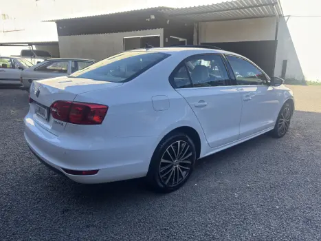 VOLKSWAGEN Jetta 2.0 4P TSI HIGHLINE 211 CV AUTOM�TICO, Foto 2