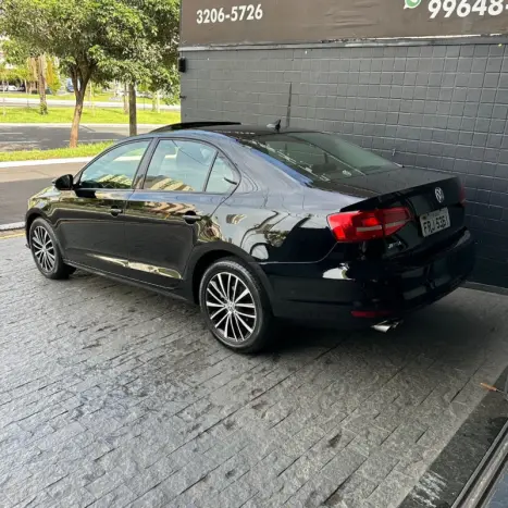 VOLKSWAGEN Jetta 2.0 4P COMFORTLINE TIPTRONIC AUTOM�TICO, Foto 3