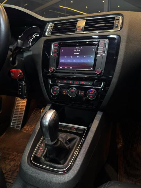 VOLKSWAGEN Jetta 2.0 4P TSI HIGHLINE 211 CV AUTOM�TICO, Foto 14