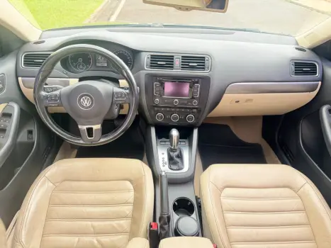 VOLKSWAGEN Jetta 2.0 4P TSI HIGHLINE 200 CV AUTOM�TICO, Foto 4