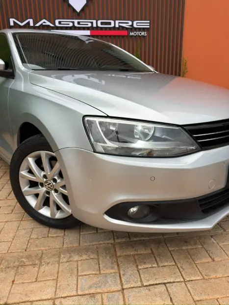 VOLKSWAGEN Jetta 2.0 4P FLEX AUTOM�TICO, Foto 2
