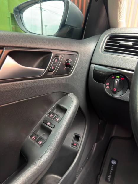 VOLKSWAGEN Jetta 2.0 4P FLEX AUTOM�TICO, Foto 18