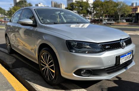 VOLKSWAGEN Jetta 2.0 4P COMFORTLINE TIPTRONIC AUTOM�TICO, Foto 1