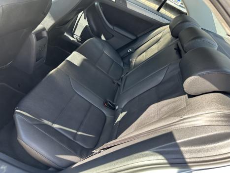 VOLKSWAGEN Jetta 2.0 4P COMFORTLINE TIPTRONIC AUTOM�TICO, Foto 9