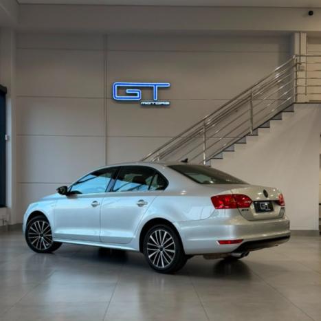 VOLKSWAGEN Jetta 2.0 4P TSI HIGHLINE 211 CV AUTOM�TICO, Foto 4
