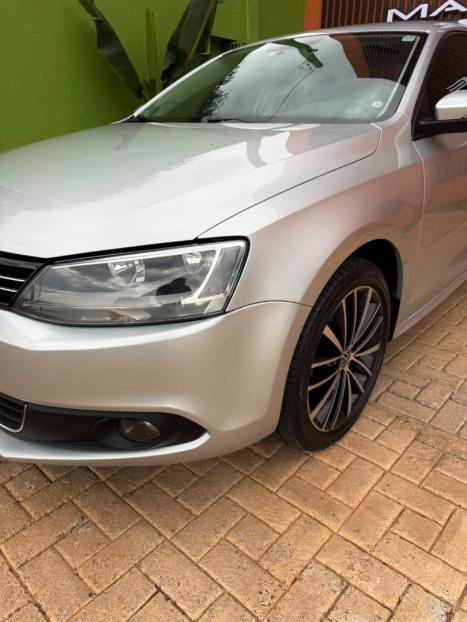 VOLKSWAGEN Jetta 2.0 4P COMFORTLINE TIPTRONIC AUTOM�TICO, Foto 4