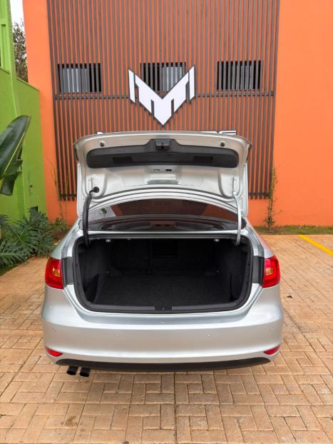 VOLKSWAGEN Jetta 2.0 4P COMFORTLINE TIPTRONIC AUTOM�TICO, Foto 9