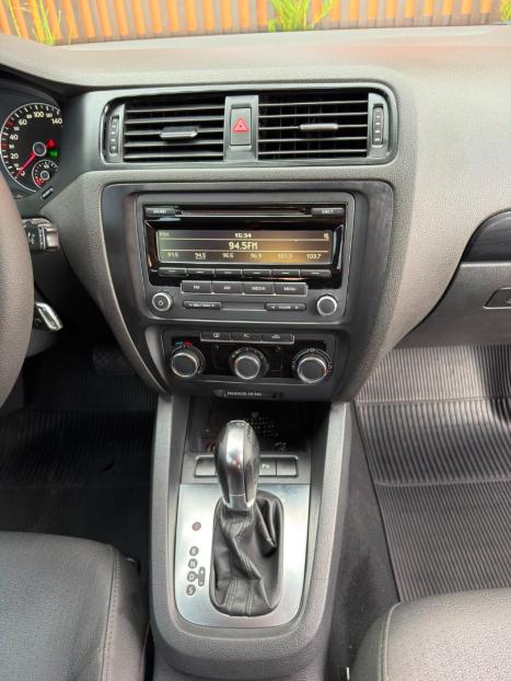 VOLKSWAGEN Jetta 2.0 4P COMFORTLINE TIPTRONIC AUTOM�TICO, Foto 13