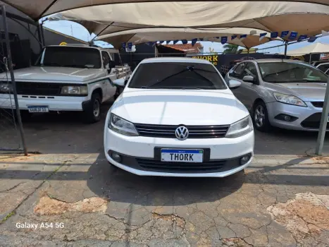 VOLKSWAGEN Jetta 2.0 4P FLEX COMFORTLINE TIPTRONIC AUTOMÁTICO, Foto 2
