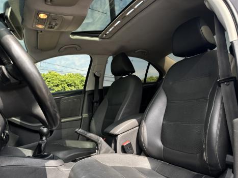 VOLKSWAGEN Jetta 2.0 4P COMFORTLINE FLEX, Foto 3