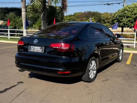 VOLKSWAGEN Jetta 2.0 4P TRENDLINE FLEX AUTOMÁTICO, Foto 5