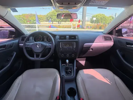 VOLKSWAGEN Jetta 2.0 4P TRENDLINE FLEX AUTOMÁTICO, Foto 9
