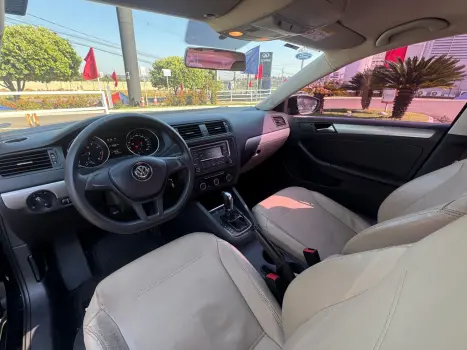 VOLKSWAGEN Jetta 2.0 4P TRENDLINE FLEX AUTOMÁTICO, Foto 10