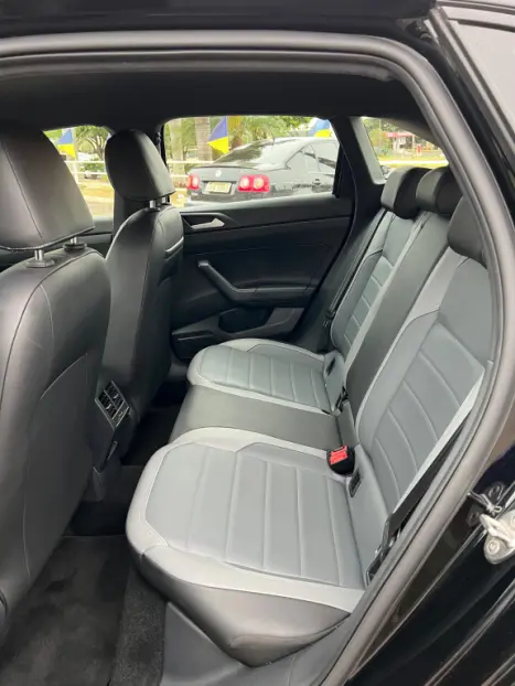 VOLKSWAGEN Nivus 1.0 4P FLEX 200 TSI HIGHLINE TURBO AUTOMÁTICO, Foto 5 VOLKSWAGEN Nivus 1.0 4P FLEX 200 TSI HIGHLINE TURBO AUTOMÁTICO, Foto 5