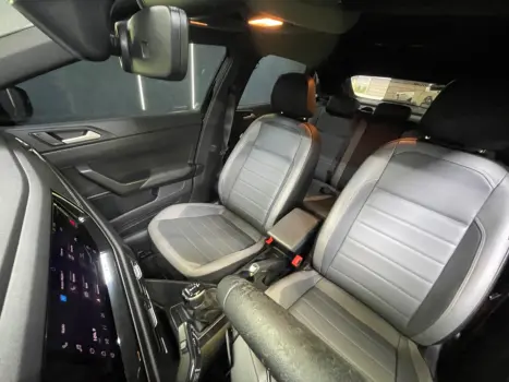 VOLKSWAGEN Nivus 1.0 4P FLEX 200 TSI HIGHLINE TURBO AUTOMÁTICO, Foto 12 VOLKSWAGEN Nivus 1.0 4P FLEX 200 TSI HIGHLINE TURBO AUTOMÁTICO, Foto 12