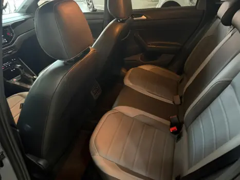 VOLKSWAGEN Nivus 1.0 4P FLEX 200 TSI HIGHLINE TURBO AUTOMÁTICO, Foto 13 VOLKSWAGEN Nivus 1.0 4P FLEX 200 TSI HIGHLINE TURBO AUTOMÁTICO, Foto 13