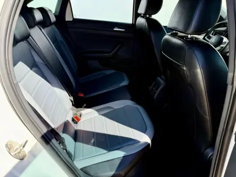 VOLKSWAGEN Nivus 1.0 4P FLEX 200 TSI HIGHLINE TURBO AUTOM�TICO, Foto 18