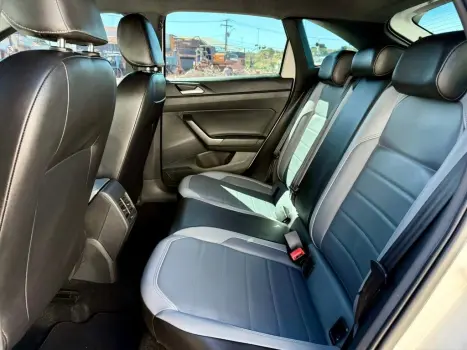 VOLKSWAGEN Nivus 1.0 4P FLEX 200 TSI HIGHLINE TURBO AUTOM�TICO, Foto 19