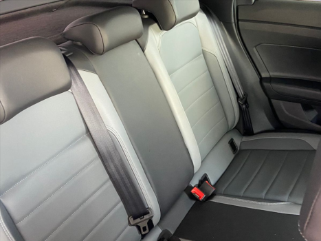 VOLKSWAGEN Nivus 1.0 4P FLEX 200 TSI HIGHLINE TURBO AUTOMTICO, Foto 14