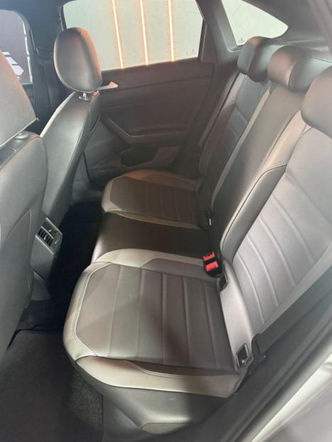 VOLKSWAGEN Nivus 1.0 4P FLEX 200 TSI HIGHLINE TURBO AUTOMTICO, Foto 17