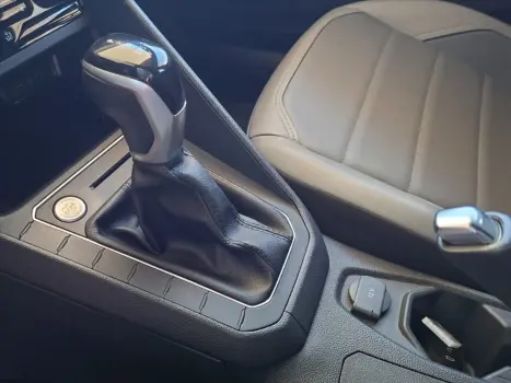 VOLKSWAGEN Nivus 1.0 4P FLEX 200 TSI HIGHLINE TURBO AUTOM�TICO, Foto 13