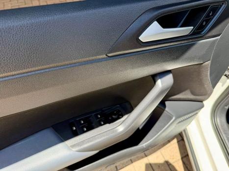 VOLKSWAGEN Nivus 1.0 4P FLEX 200 TSI HIGHLINE TURBO AUTOM�TICO, Foto 15