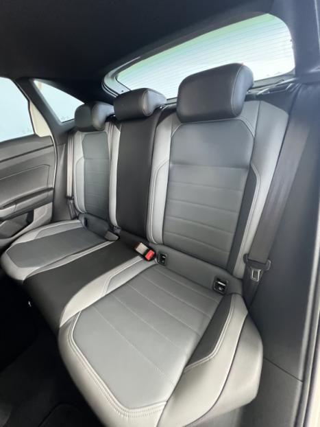 VOLKSWAGEN Nivus 1.0 4P FLEX 200 TSI HIGHLINE TURBO AUTOM�TICO, Foto 6