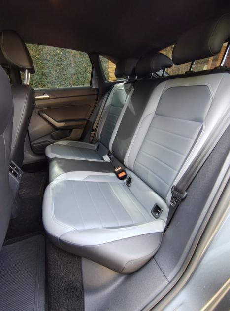 VOLKSWAGEN Nivus 1.0 4P FLEX 200 TSI HIGHLINE TURBO AUTOM�TICO, Foto 8