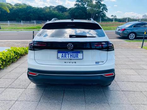 VOLKSWAGEN Nivus 1.0 4P FLEX 200 TSI HIGHLINE TURBO AUTOM�TICO, Foto 5