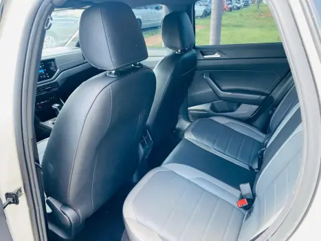 VOLKSWAGEN Nivus 1.0 4P FLEX 200 TSI HIGHLINE TURBO AUTOM�TICO, Foto 9