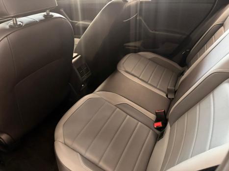 VOLKSWAGEN Nivus 1.0 4P FLEX 200 TSI HIGHLINE TURBO AUTOM�TICO, Foto 12