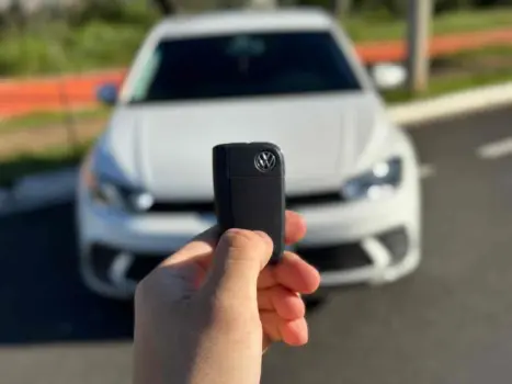 VOLKSWAGEN Polo Hatch 1.0 12V 4P 200 TSI  COMFORTLINE AUTOM�TICO, Foto 19