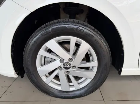 VOLKSWAGEN Polo Hatch 1.0 12V 4P 200 TSI  COMFORTLINE AUTOM�TICO, Foto 11
