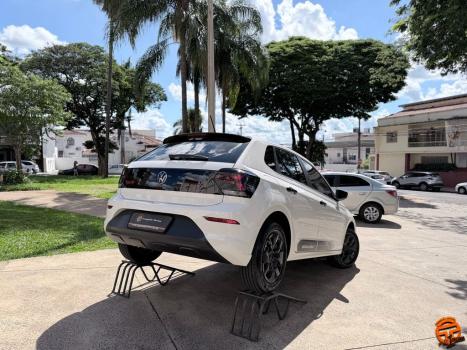 VOLKSWAGEN Polo Hatch 1.0 4P MPI TRACK ROCK IN ROCK, Foto 4