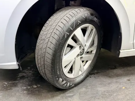 VOLKSWAGEN Polo Hatch 1.0 12V 4P 200 TSI  COMFORTLINE AUTOM�TICO, Foto 14