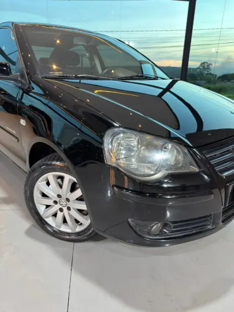 VOLKSWAGEN Polo Sedan 2.0 4P COMFORTLINE, Foto 4