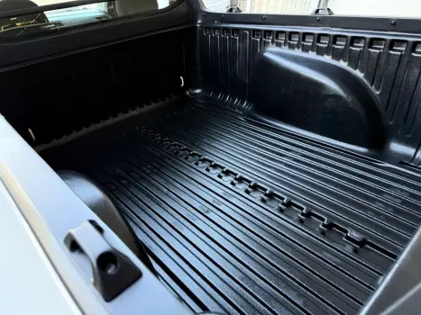 VOLKSWAGEN Saveiro 1.6 G7 CABINE SIMPLES ROBUST FLEX, Foto 14