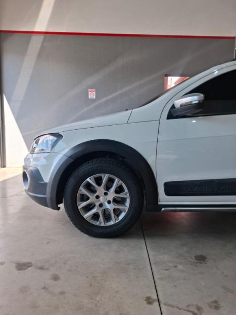 VOLKSWAGEN Saveiro 1.6 G6 CABINE DUPLA CROSS FLEX, Foto 5