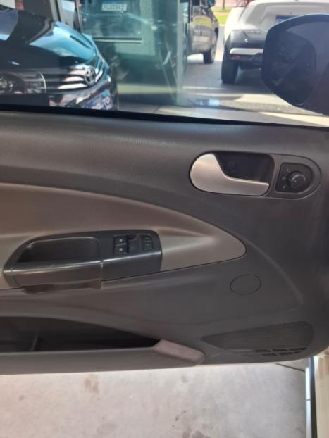 VOLKSWAGEN Saveiro 1.6 G6 CABINE DUPLA CROSS FLEX, Foto 15