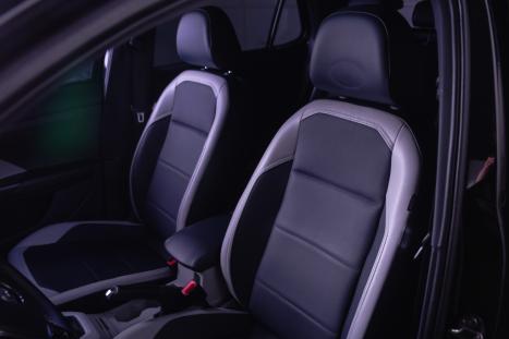 VOLKSWAGEN T-Cross 1.4 4P 250 TSI FLEX HIGHLINE AUTOM�TICO, Foto 9